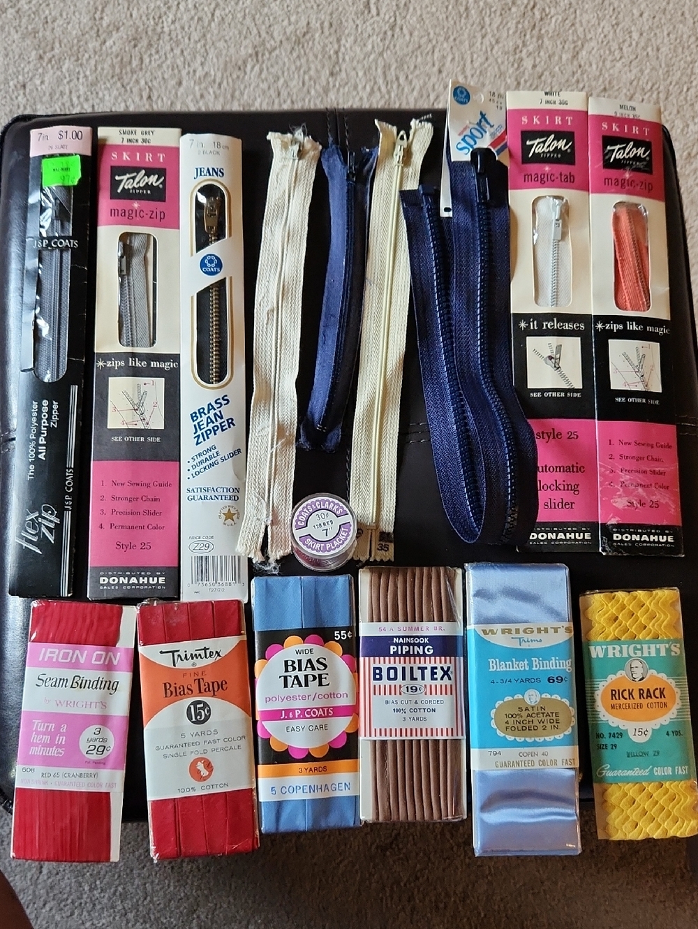 Zippers (10)And Binding Tapes